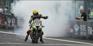 Потрясающий Сайкс на своем Ninja ZX-10R всего на пол-очка от титула!